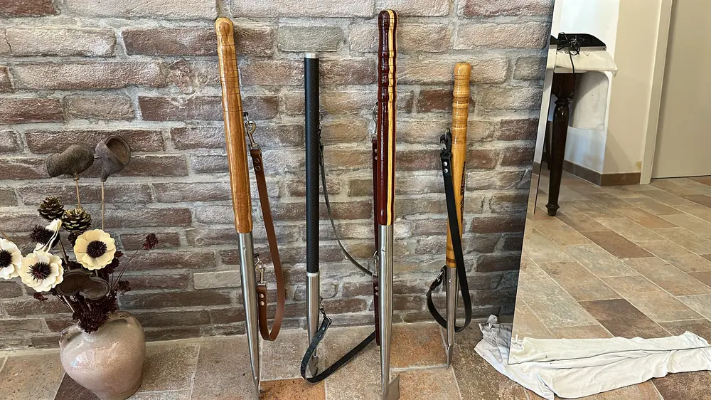 Sammlung traditioneller Vanghetti, der Grabwerkzeuge der Trüffeljäger